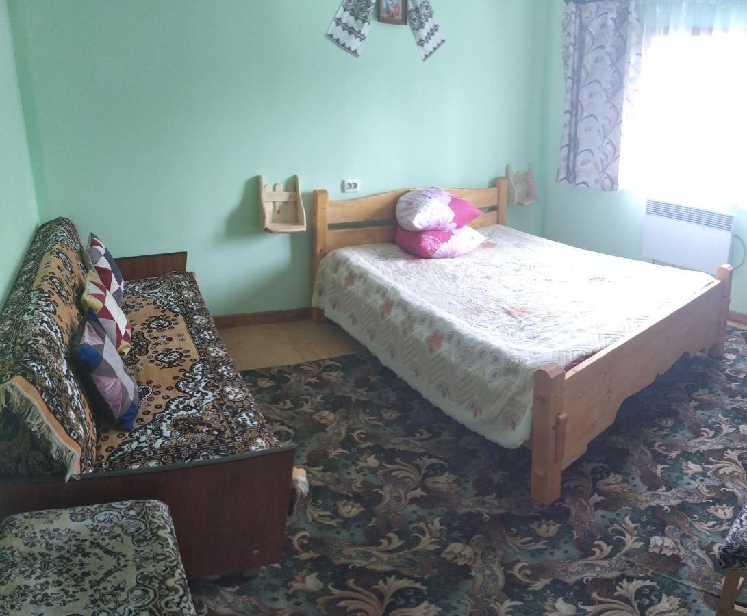 Родинна Оселя Slavske Buitenkant foto