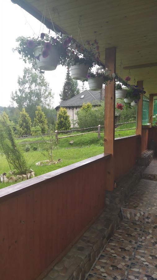 Родинна Оселя Slavske Buitenkant foto