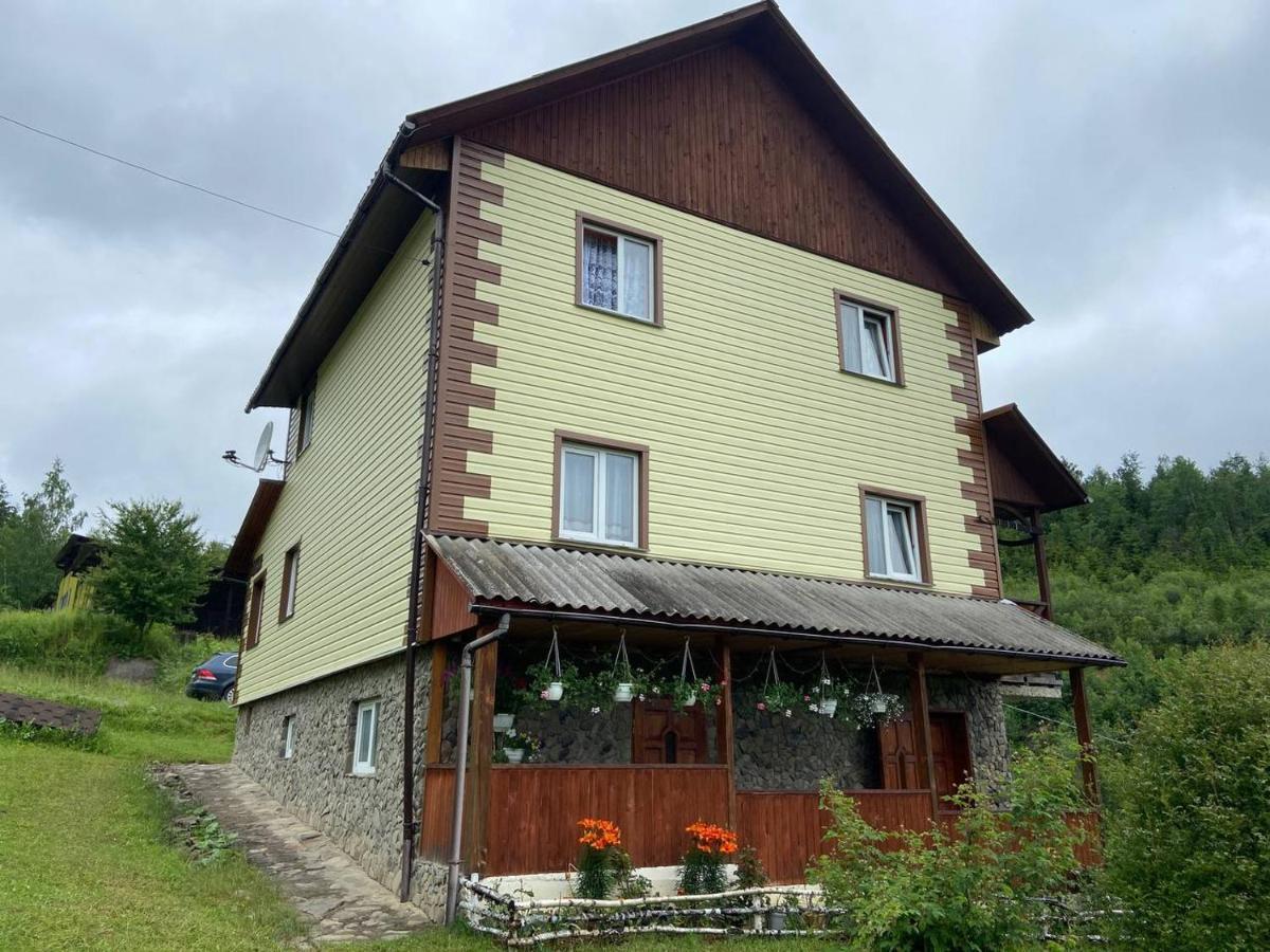 Родинна Оселя Slavske Buitenkant foto